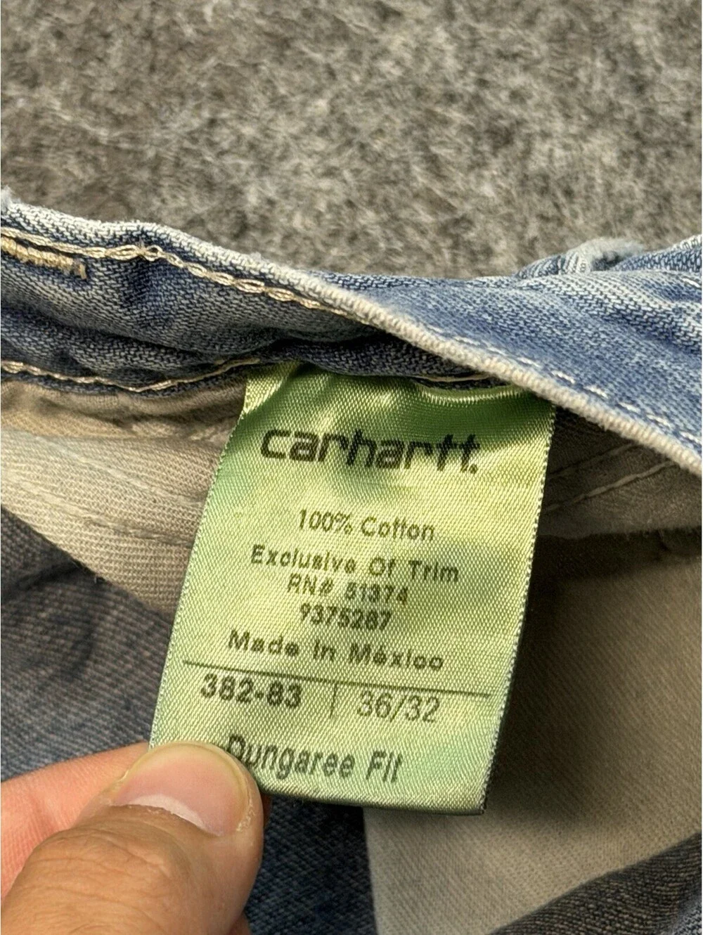 Carhartt B11 Dungaree Fit Carpenter Jeans Men’s 36X32 Light Wash Work Jeans.